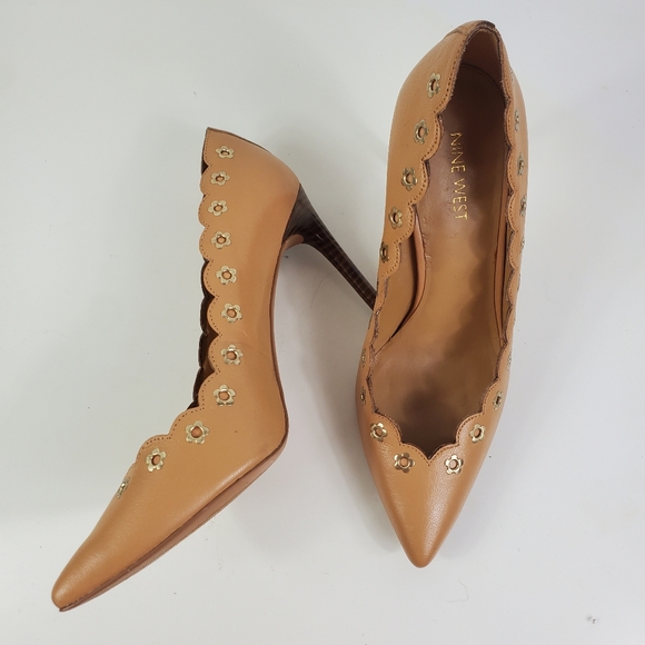 NINE WEST Jayla Nude + Gold Flower Facet Scalloped Pointed Toe Stiletto Heels 8 - Picture 11 of 11
